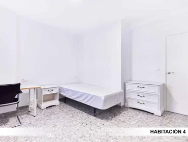 Prywatny pokój Plaza Aljarafe 8, obraz 5 25