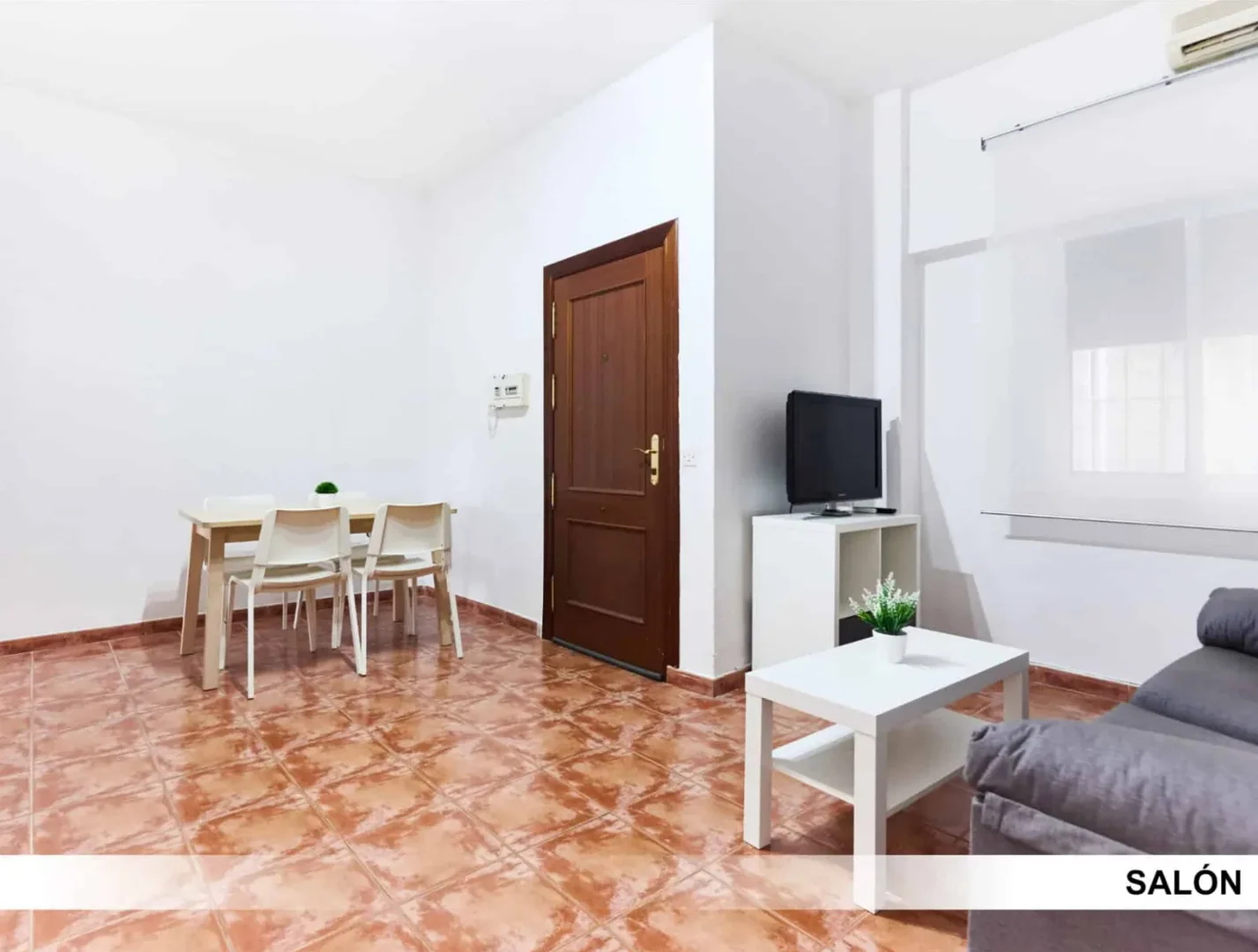 Quarto amigo do estudante em  com comodidades modernas