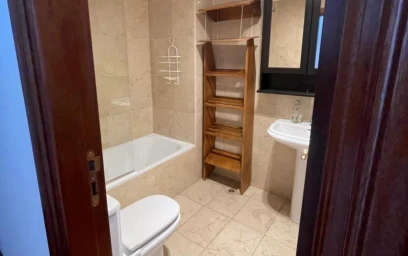 Private room at Calle García Tello, image 4 of 10