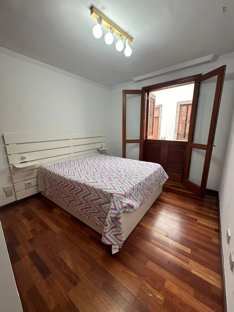 Comfortable and spacious student room in 