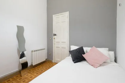 Chambre privée à Calle de los Jardines, image 1 de 12