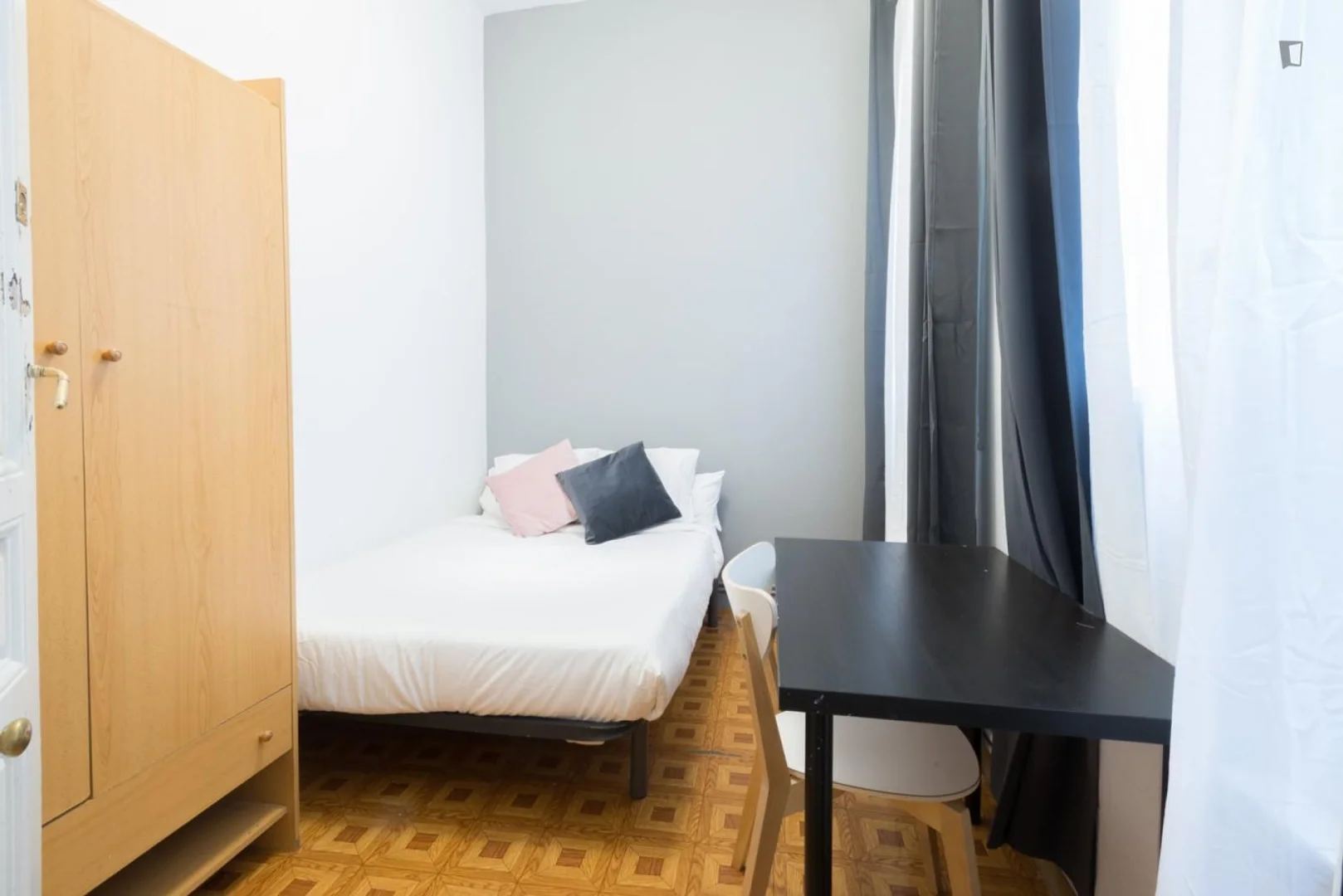 Chambre d'étudiant bon marché à proximité du campus dans 