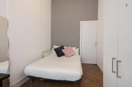 Chambre privée à Calle de los Jardines, image 2 de 11