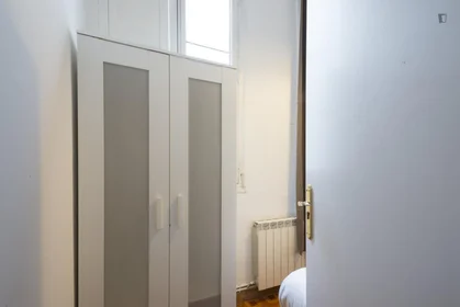 Chambre privée à Calle de los Jardines, image 3 de 12