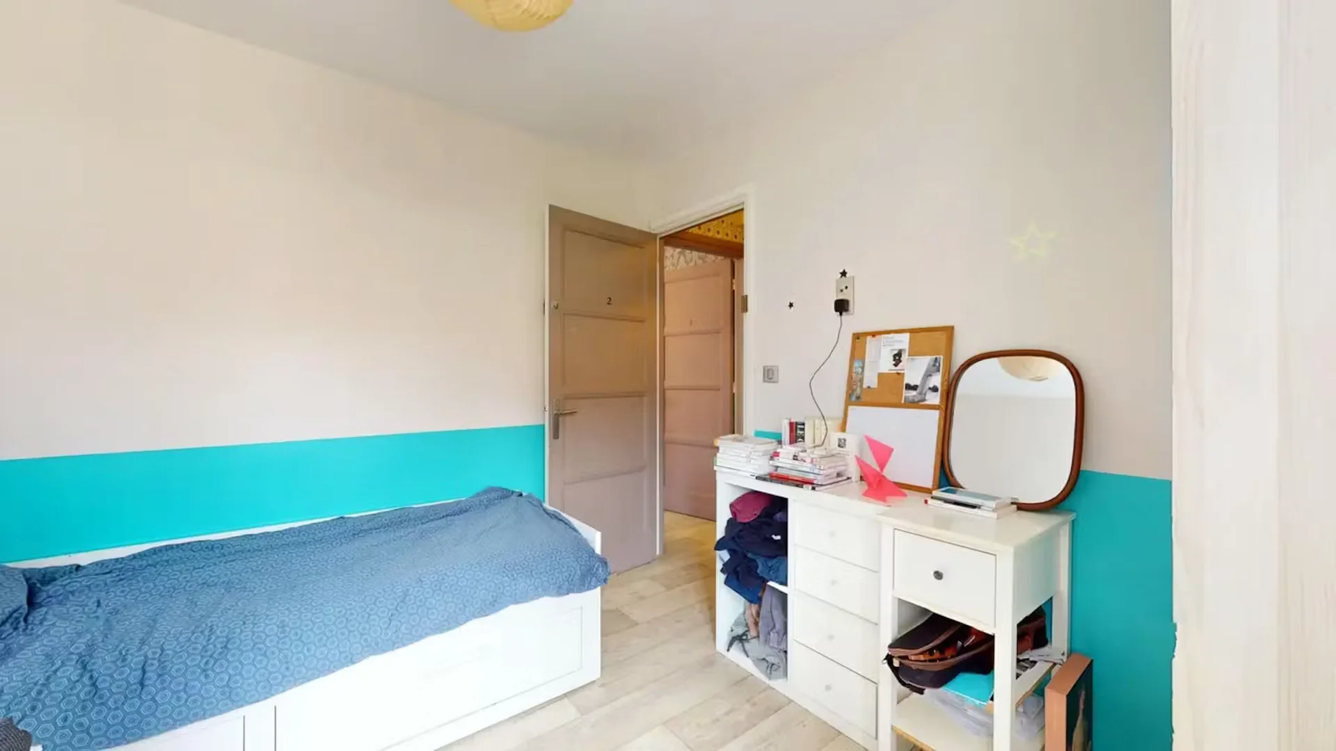 Cozy room for students available in 