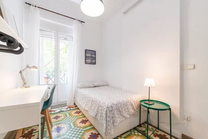 Private room at Calle de Guillem de Castro, El Botánico, image 1 of 10