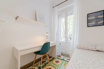 Private room at Calle de Guillem de Castro, El Botánico, image 4 of 10