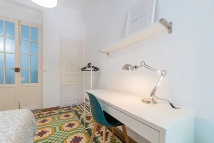 Private room at Calle de Guillem de Castro, El Botánico, image 5 of 10