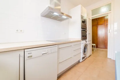 Private room at Calle de Guillem de Castro, El Botánico, image 9 of 10