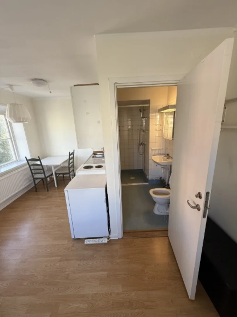 Quarto de estudante económico com localização conveniente em 