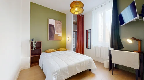Chambre privée à 3 bis avenue des Frères Lumière, image 11 de 18