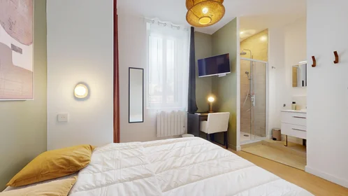 Chambre privée à 3 bis avenue des Frères Lumière, image 12 de 18
