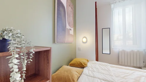 Chambre privée à 3 bis avenue des Frères Lumière, image 13 de 18