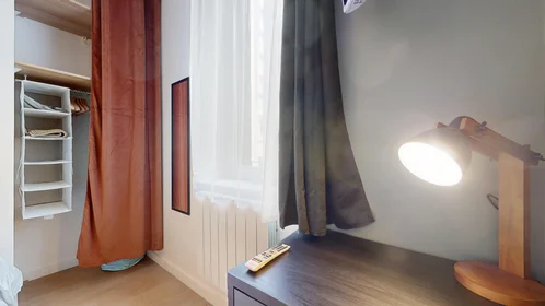 Chambre privée à 3 bis avenue des Frères Lumière, image 15 de 18