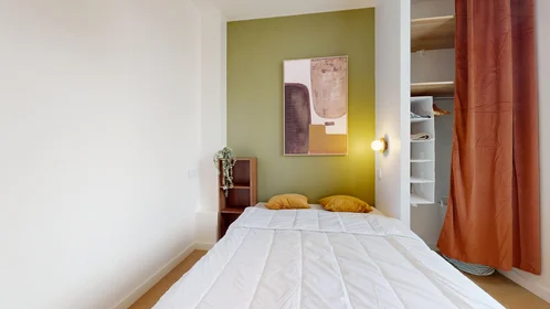 Chambre privée à 3 bis avenue des Frères Lumière, image 17 de 18