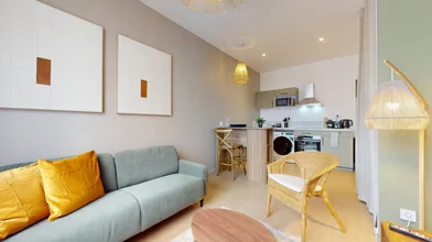 Chambre privée à 3 bis avenue des Frères Lumière, image 5 de 18