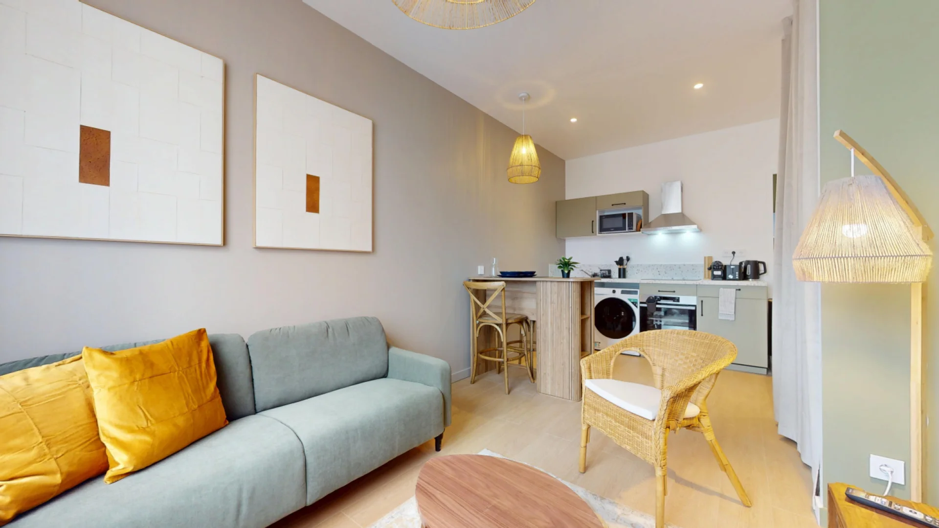 Chambre confortable pour étudiants disponible dans 