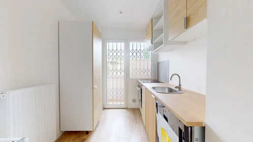 Prywatny pokój 236 Rue du Plateau des Violettes, obraz 12 25