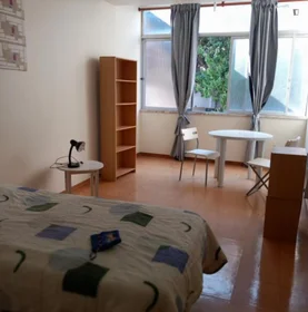 Privatzimmer in der Rua Arco do Carvalhão, bild 1 von 10