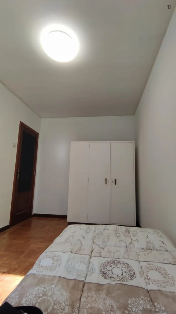 Room for rent in student apartment in , fully furnished