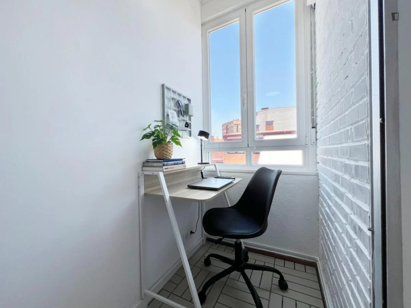 Chambre d'étudiant économique avec emplacement pratique dans 