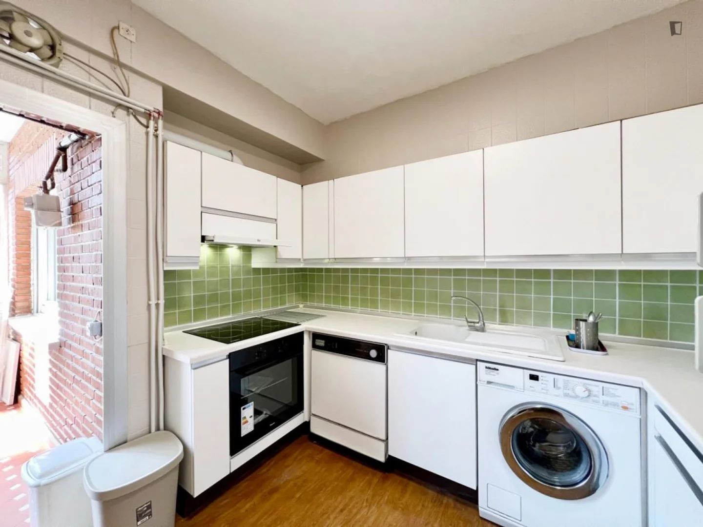 Chambre à louer dans un appartement d'étudiant à , entièrement meublée