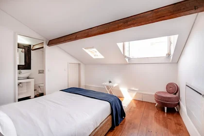 Entire apartment at Rua do Almada, image 15 of 20