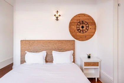 Entire apartment at Rua do Almada, image 17 of 20