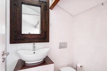 Entire apartment at Rua do Almada, image 20 of 20