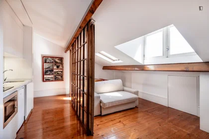 Entire apartment at Rua do Almada, image 7 of 20