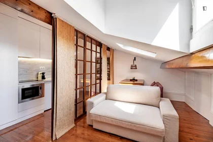 Entire apartment at Rua do Almada, image 9 of 20