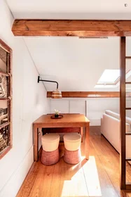 Entire apartment at Rua do Almada, image 10 of 20
