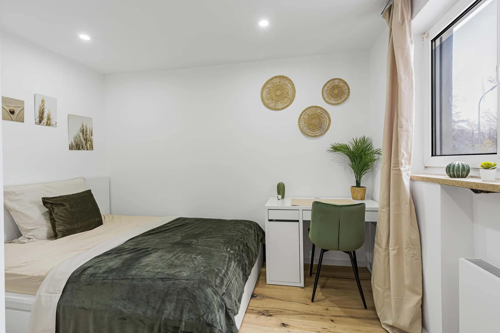 Quarto de estudante económico com localização conveniente em 
