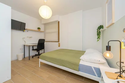 Private room at 2º, C/ Italia, 15, 03003 Alacant, Alicante, Spain, image 3 of 22