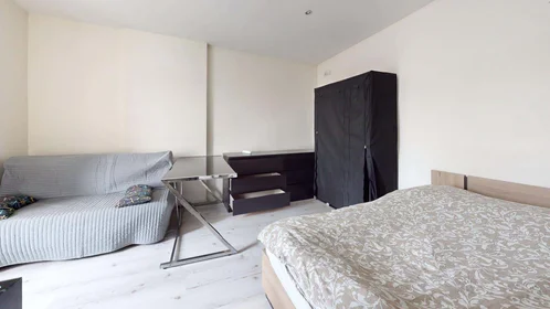 Appartamento intero in 51 Rue Tiblier Verne, 42000 Saint-Étienne, France, immagine 10 di 15