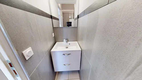Özel oda konumu Rés Camponac, 33600 Pessac, France, 11 12 görüntüsü
