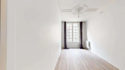 Alojamiento entero en 6 Rue de l'Emery, 44000 Nantes, France, imagen 2 de 18