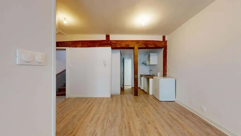 Alojamiento entero en 6 Rue de l'Emery, 44000 Nantes, France, imagen 16 de 18