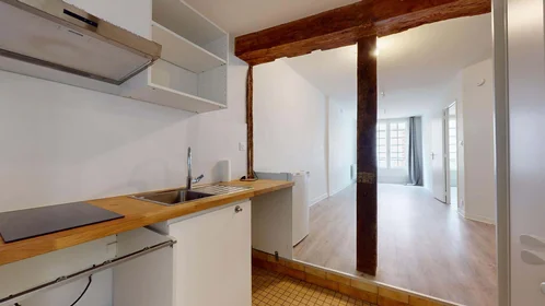 Alojamiento entero en 6 Rue de l'Emery, 44000 Nantes, France, imagen 7 de 18
