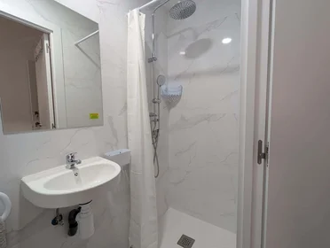 Chambre privée à C. de Tucán, 11, bajo, 1, Carabanchel, 28025 Madrid, Spain, image 2 de 14