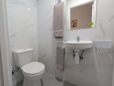 Chambre privée à C. de Tucán, 11, bajo, 1, Carabanchel, 28025 Madrid, Spain, image 3 de 14