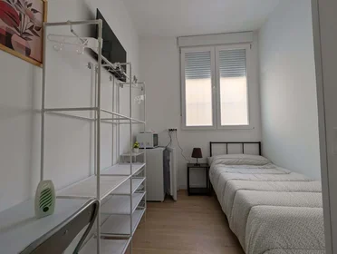 Chambre privée à C. de Tucán, 11, bajo, 1, Carabanchel, 28025 Madrid, Spain, image 6 de 14