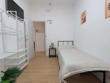 Chambre privée à C. de Tucán, 11, bajo, 1, Carabanchel, 28025 Madrid, Spain, image 4 de 14