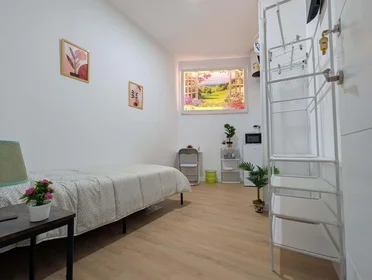 Chambre privée à C. de Tucán, 11, bajo, 1, Carabanchel, 28025 Madrid, Spain, image 6 de 14