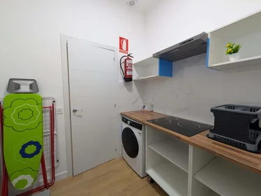 Chambre privée à C. de Tucán, 11, bajo, 1, Carabanchel, 28025 Madrid, Spain, image 9 de 14