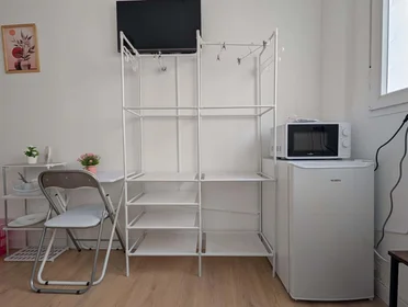 Chambre privée à C. de Tucán, 11, bajo, 1, Carabanchel, 28025 Madrid, Spain, image 2 de 13