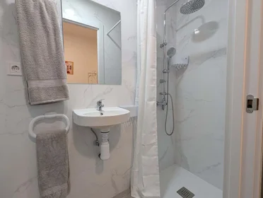 Chambre privée à C. de Tucán, 11, bajo, 1, Carabanchel, 28025 Madrid, Spain, image 2 de 14