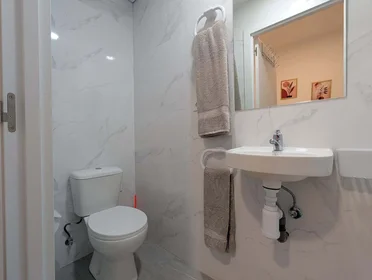 Chambre privée à C. de Tucán, 11, bajo, 1, Carabanchel, 28025 Madrid, Spain, image 3 de 14