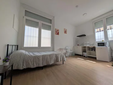 Chambre privée à C. de Tucán, 11, bajo, 1, Carabanchel, 28025 Madrid, Spain, image 4 de 18