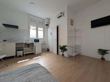 Chambre privée à C. de Tucán, 11, bajo, 1, Carabanchel, 28025 Madrid, Spain, image 5 de 18